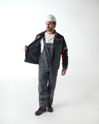 Костюм рабочий с полукомбинезоном Профессионал (тк. Смесовая 255 гр/м2) т.серый/черный. Пр-во РБ