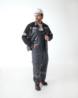Костюм рабочий с полукомбинезоном Профессионал (тк. Смесовая 255 гр/м2) т.серый/черный. Пр-во РБ